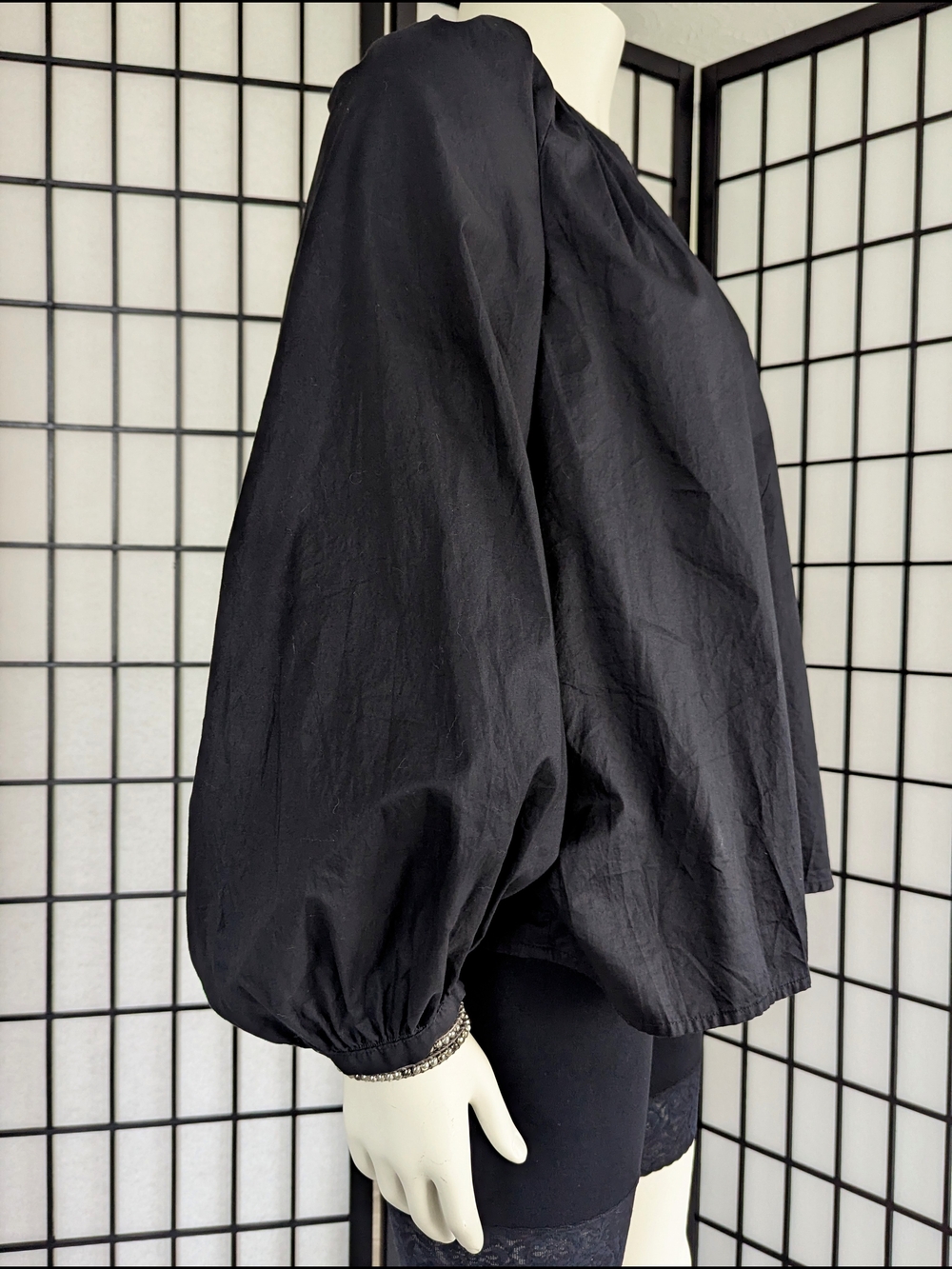 Women's Old Navy XL Black Long-Sleeve Peasant Blouse - Classic Pullover Top